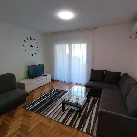 Apartment Mis *